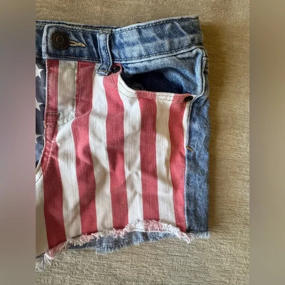 Cat & Jack Girls Denim Shorts American Flag Print Size 5 (6/6X) Distressed Hem - Picture 4 of 7